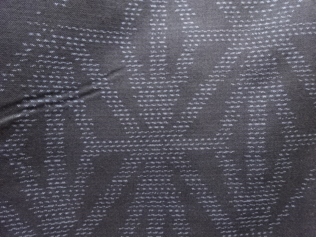 アンティーク　破れ麻の葉模様織出し本場泥大島紬着物